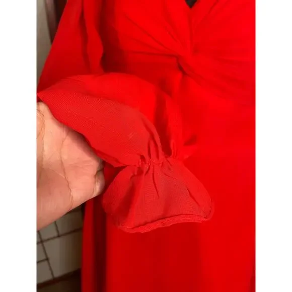 UGC Stunning Crimson Red Floor-Length Evening Gown - Sweetheart Neckline - Picture 4 of 10